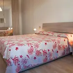 La Contessa Pool & Sea View Apartahotel 3*