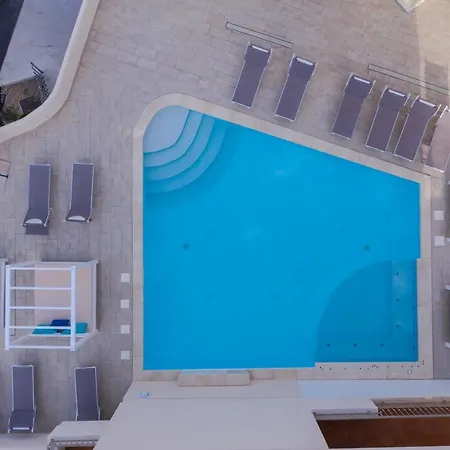 La Contessa Pool & Sea View Lejlighedshotel 3*