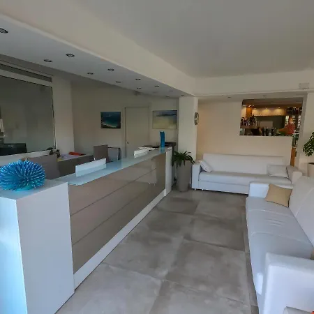 La Contessa Pool & Sea View 3*
