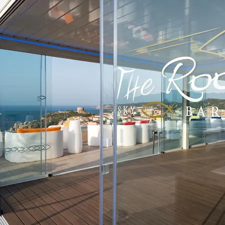 Apartahotel La Contessa Pool & Sea View