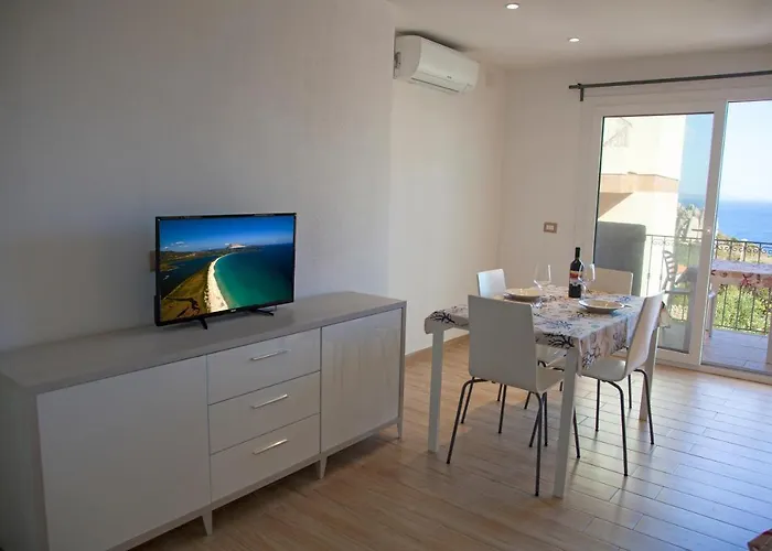 La Contessa Pool & Sea View Aparthotel 3*